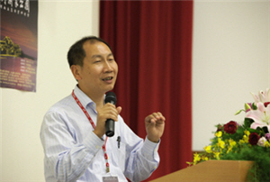李振基教授於2009年兩岸閩南生態保育研討會當天代替涂青雲局長發表