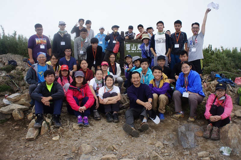 透過專業人員指引攀登雪山東峰， 帶領學員用寬廣的視野感受雪霸高山之美  (雪霸國家公園管理處提供)