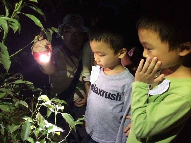 This event focuses on nocturnal animal observation, and welcomes families of 3 generations to join