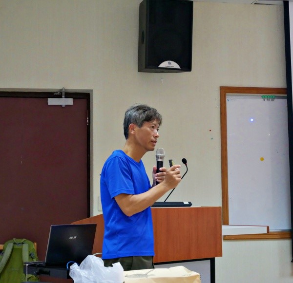 陳振祥老師是陽管處知名的蟬類專家，為大家介紹了詳盡易懂的蟬類生態知識 (國家公園電子報編輯小組提供)