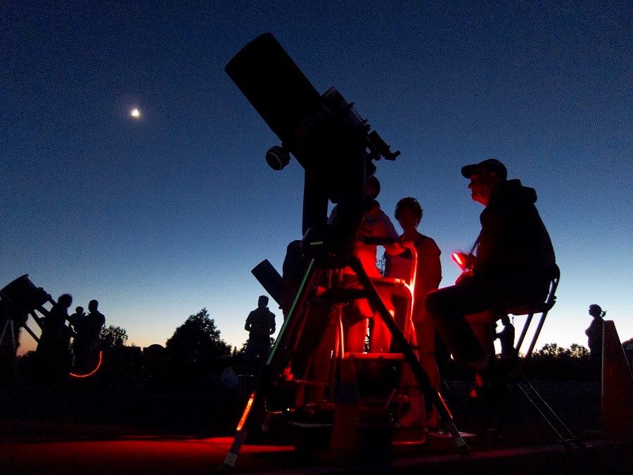  大峽谷國家公園每年於6月舉行為期8日 的星光派對，邀請民眾一同「觀星」夜空 （圖片取自 flrick / NPS Photo by Michael Quinn）