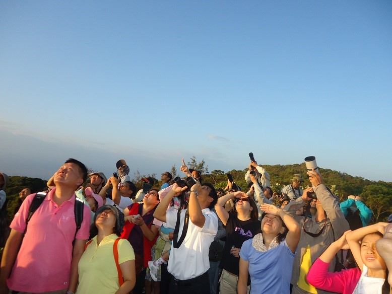 琅嶠鷹季連年吸引民眾關心自然生態， 共同參與年度賞鷹盛會 (墾丁國家公園管理處提供)